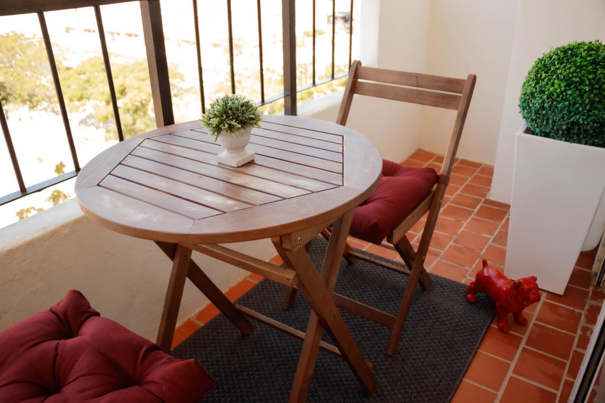 Apartamento Luminoso. Comodo. Acogedor. Wifi. Junto A Ave Valencia