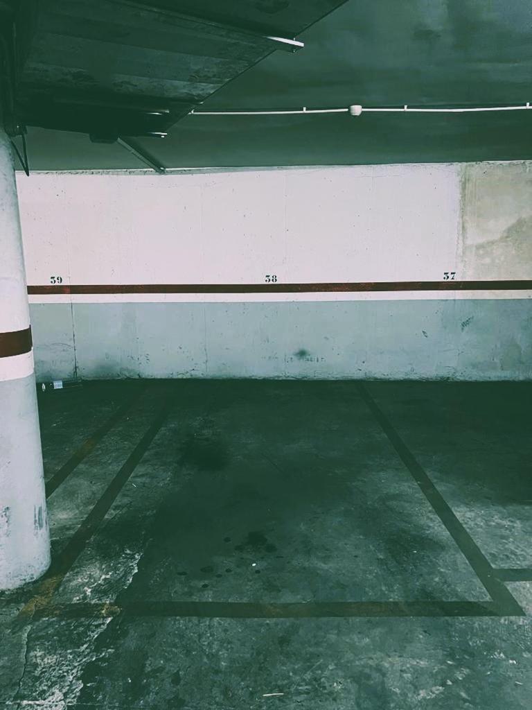 Esmeralda With Free Private Underground Parking Apartamento