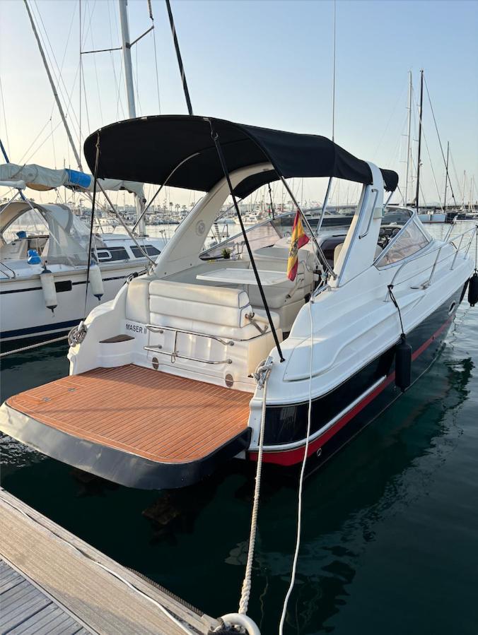 Maser Ii Hotel en barco