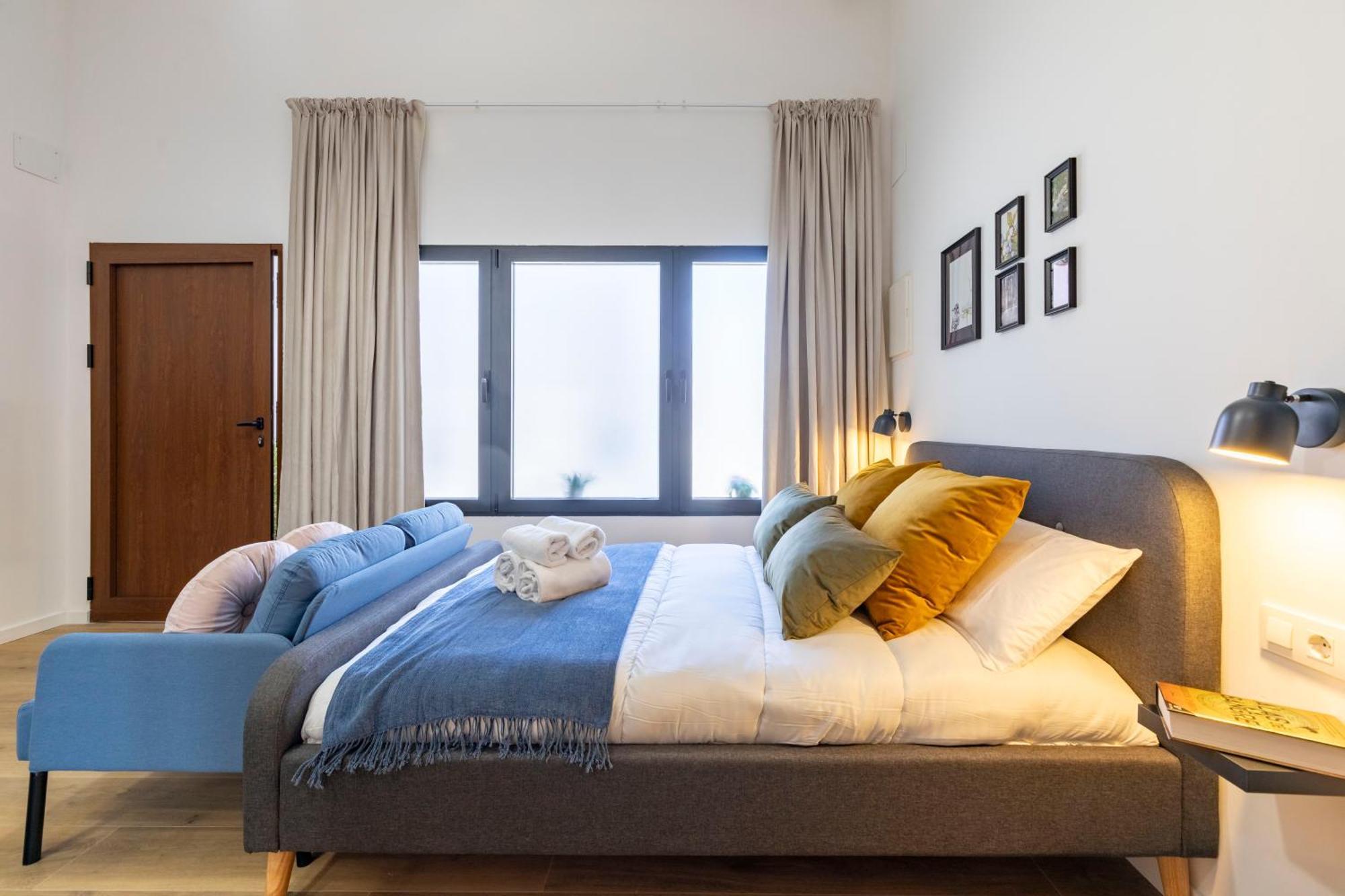 Apartamento Travel Habitat Patraix Con Terracita *
