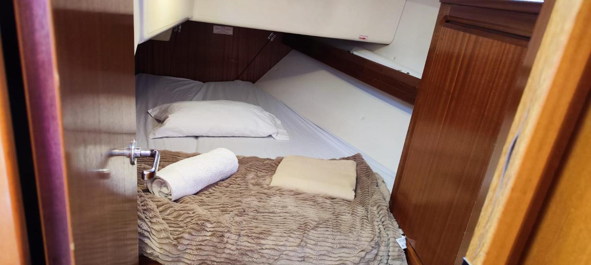 Velero Shabbak Botel Valencia