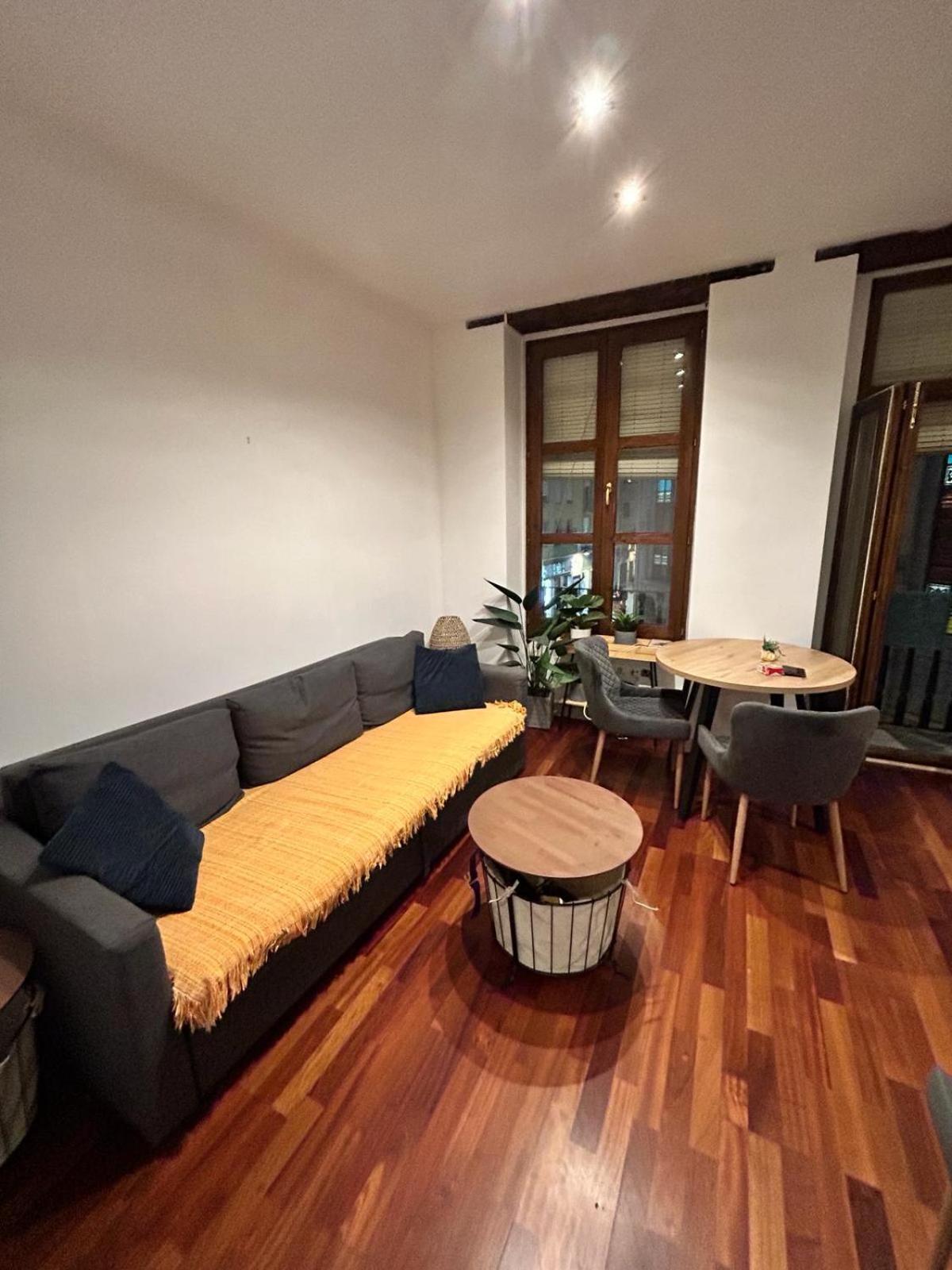 Cozy In Center Apartamento