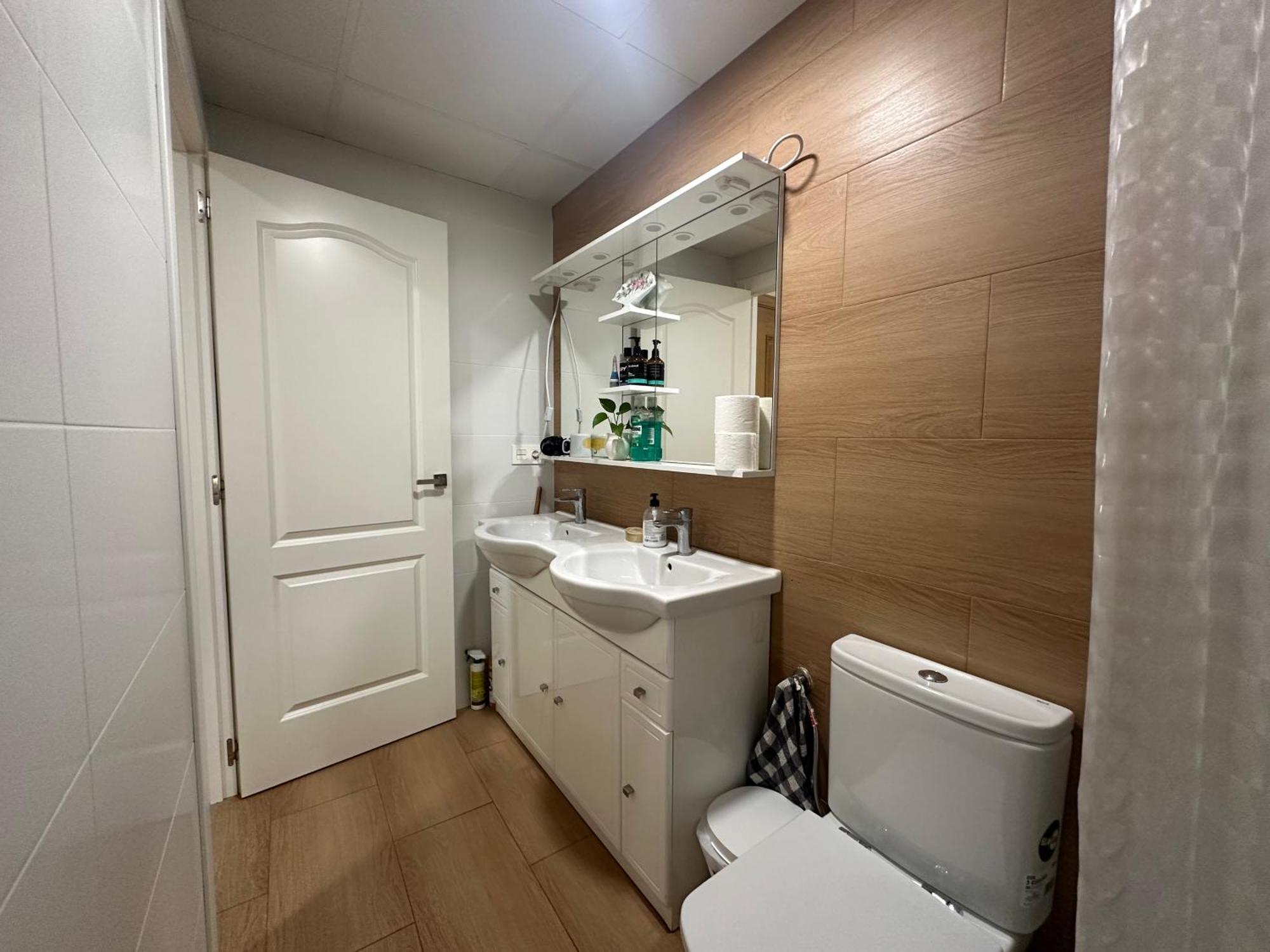 Mirador 1 Del Mercado - Con Bano Privado En El Centro De La Ciudad Vella Homestay *
