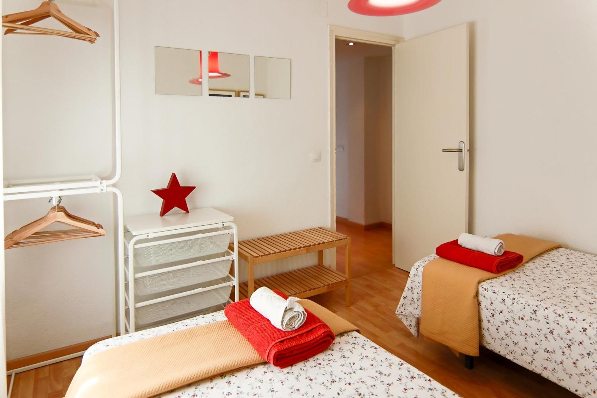 Luminoso. Comodo. Acogedor. Wifi. Junto A Ave Valencia