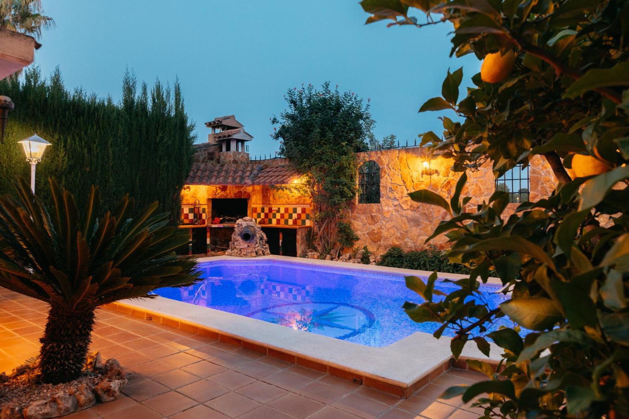 Chalet, Rodeada De Naturaleza Piscina A Doce Klm De Y 7 Del Aeropuerto *