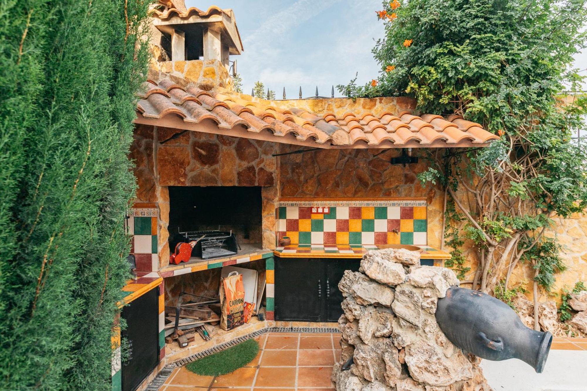 Chalet, Rodeada De Naturaleza Piscina A Doce Klm De Y 7 Del Aeropuerto Holiday home Valencia