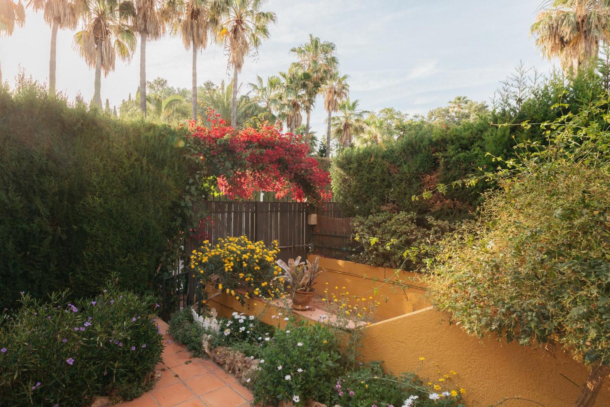 Chalet, Rodeada De Naturaleza Piscina A Doce Klm De Y 7 Del Aeropuerto Holiday home