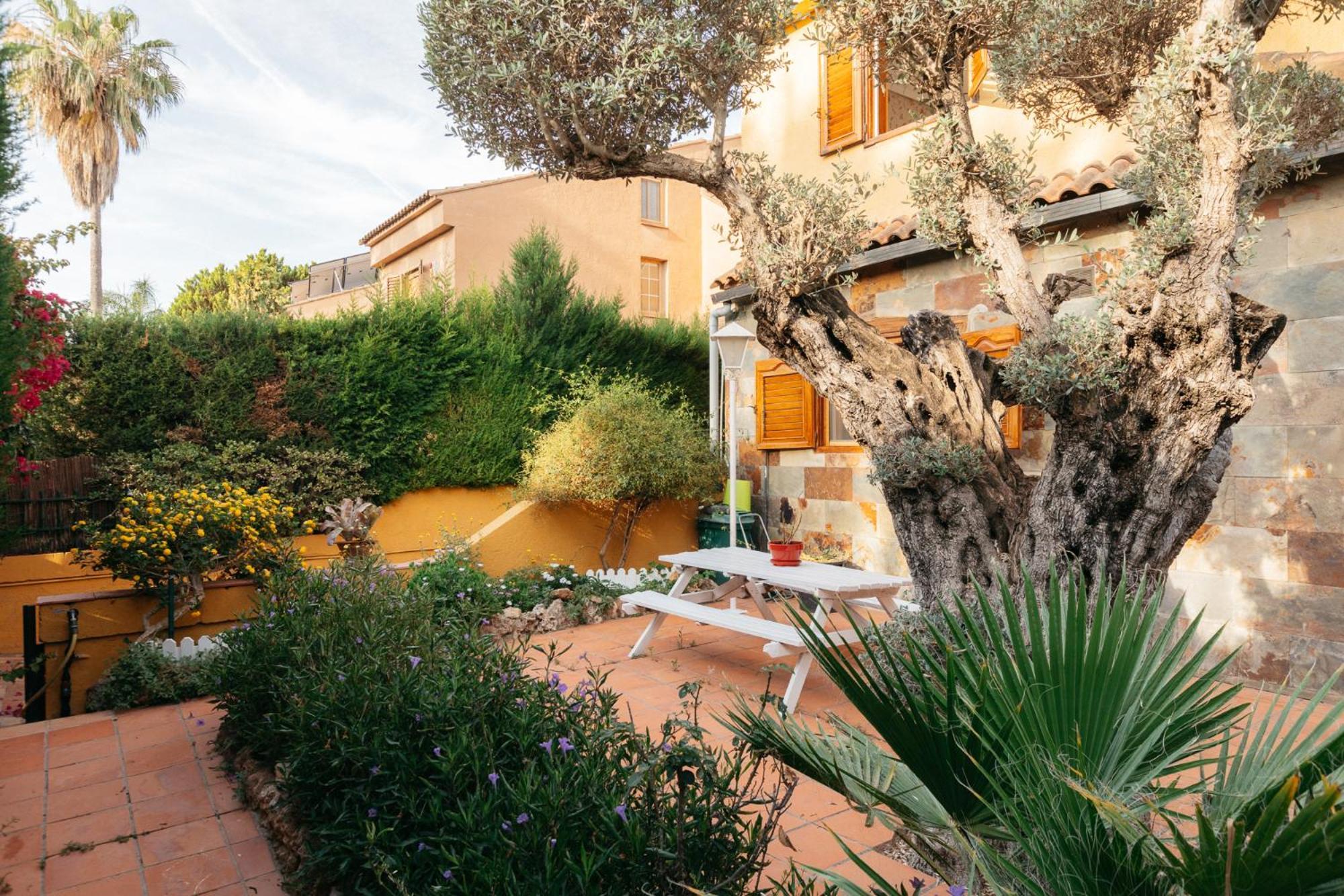 Holiday home Chalet, Rodeada De Naturaleza Piscina A Doce Klm De Y 7 Del Aeropuerto *