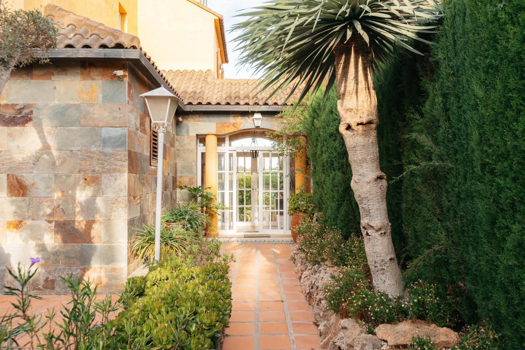 Chalet, Rodeada De Naturaleza Piscina A Doce Klm De Y 7 Del Aeropuerto Valencia