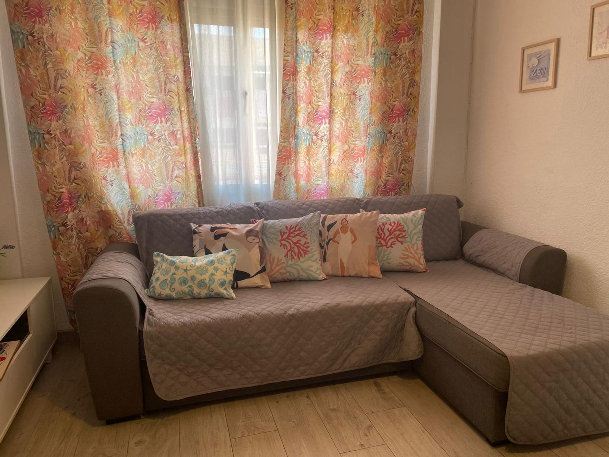 Malvarrosa Familiar Guest house
