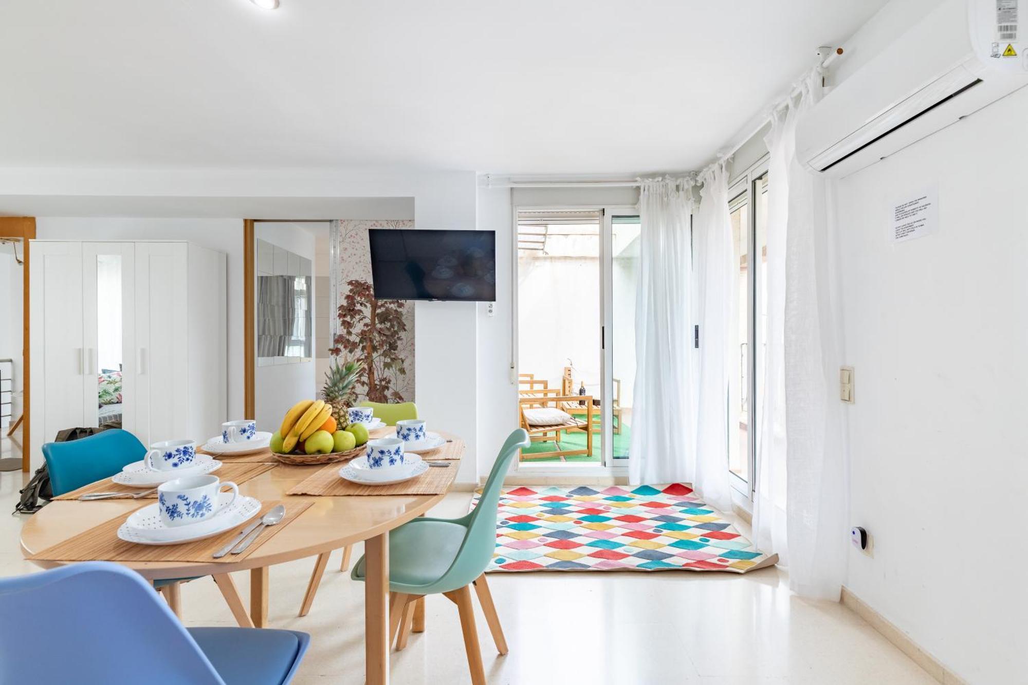 Penthouse Duplex In A 4 Floors Spanish House -8 Min To Center By Metro Apartamento