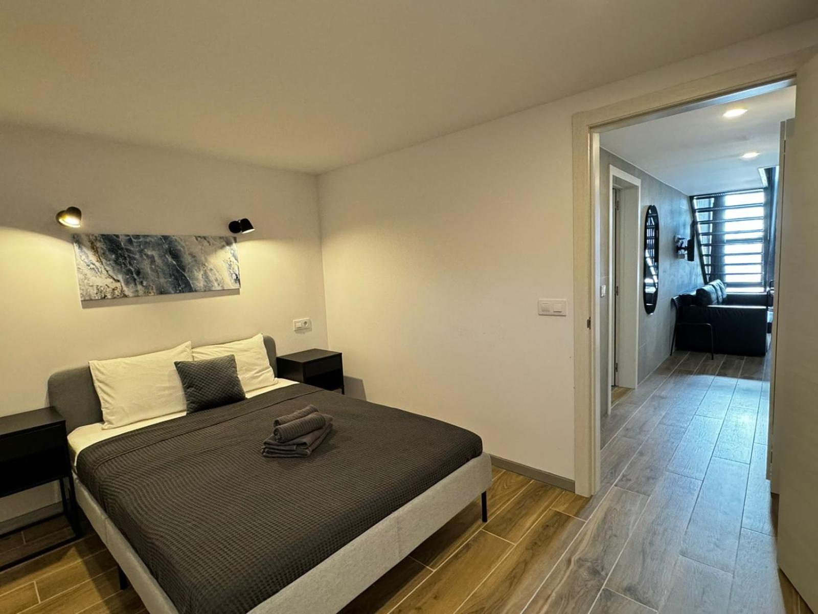 Melia Y Fuster 23c Apartahotel