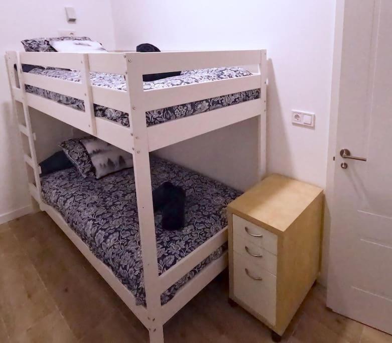 Apartamento Amplio Y Colorido Piso *