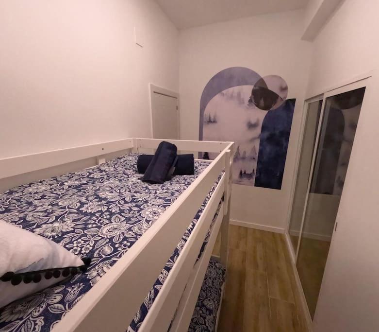 Amplio Y Colorido Piso Apartamento Valencia