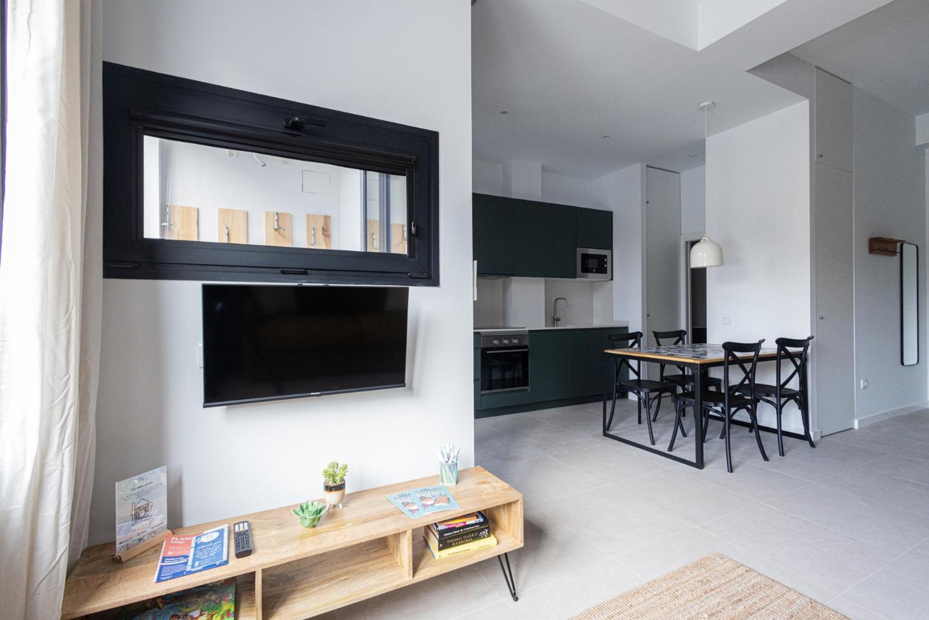 Apartamento Florit Flats - Traditional Valencia Ceramic Apartments, Bicycles For You!