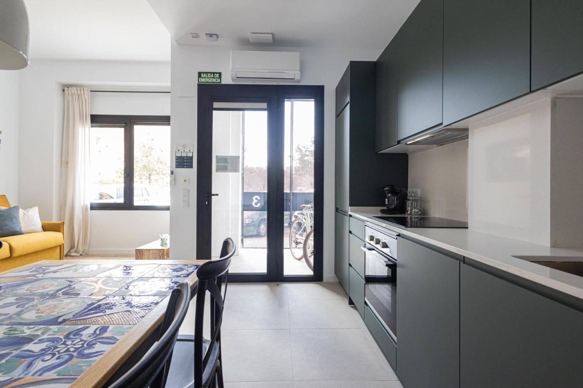 Florit Flats - Traditional Valencia Ceramic Apartments, Bicycles For You! Apartamento