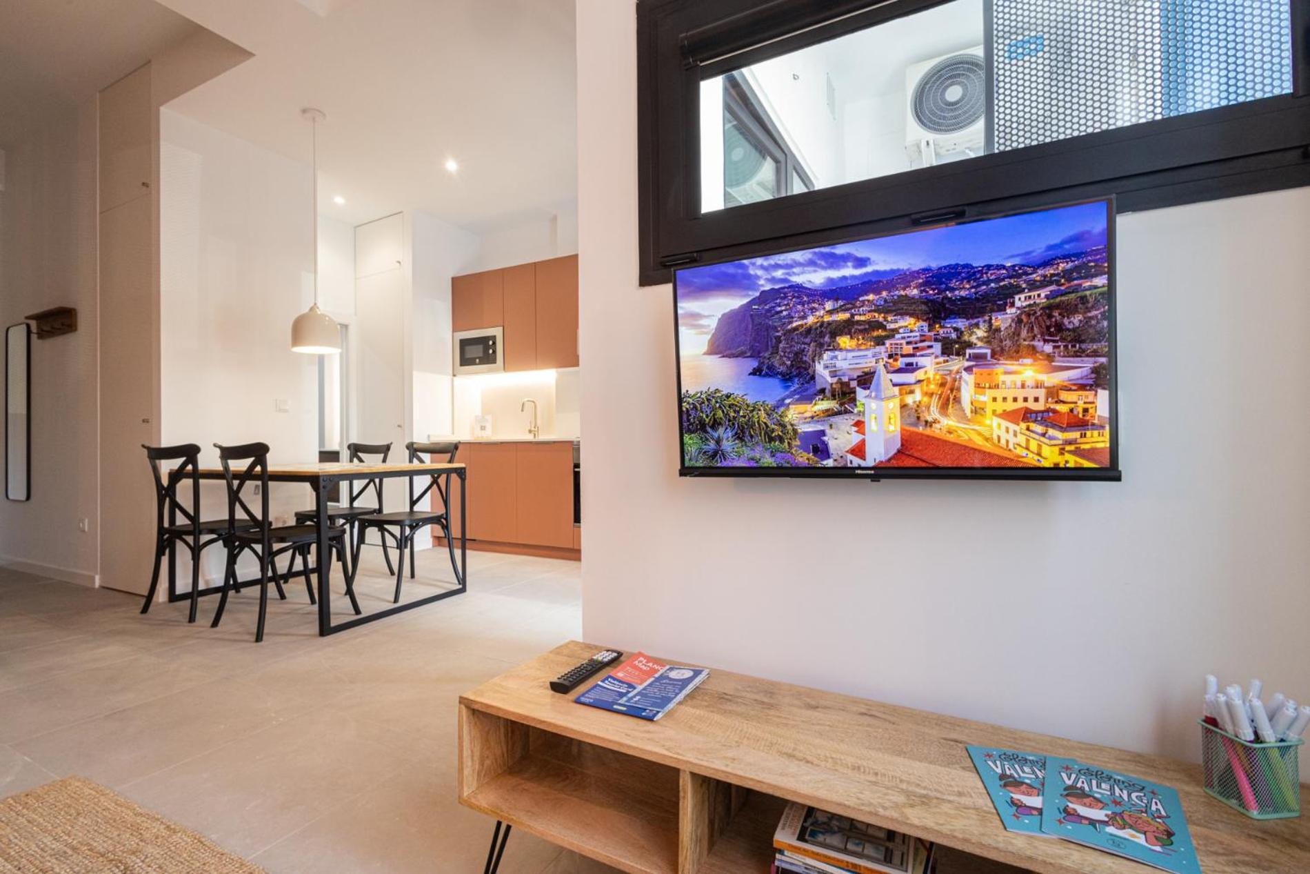Florit Flats - Traditional Valencia Ceramic Apartments, Bicycles For You!