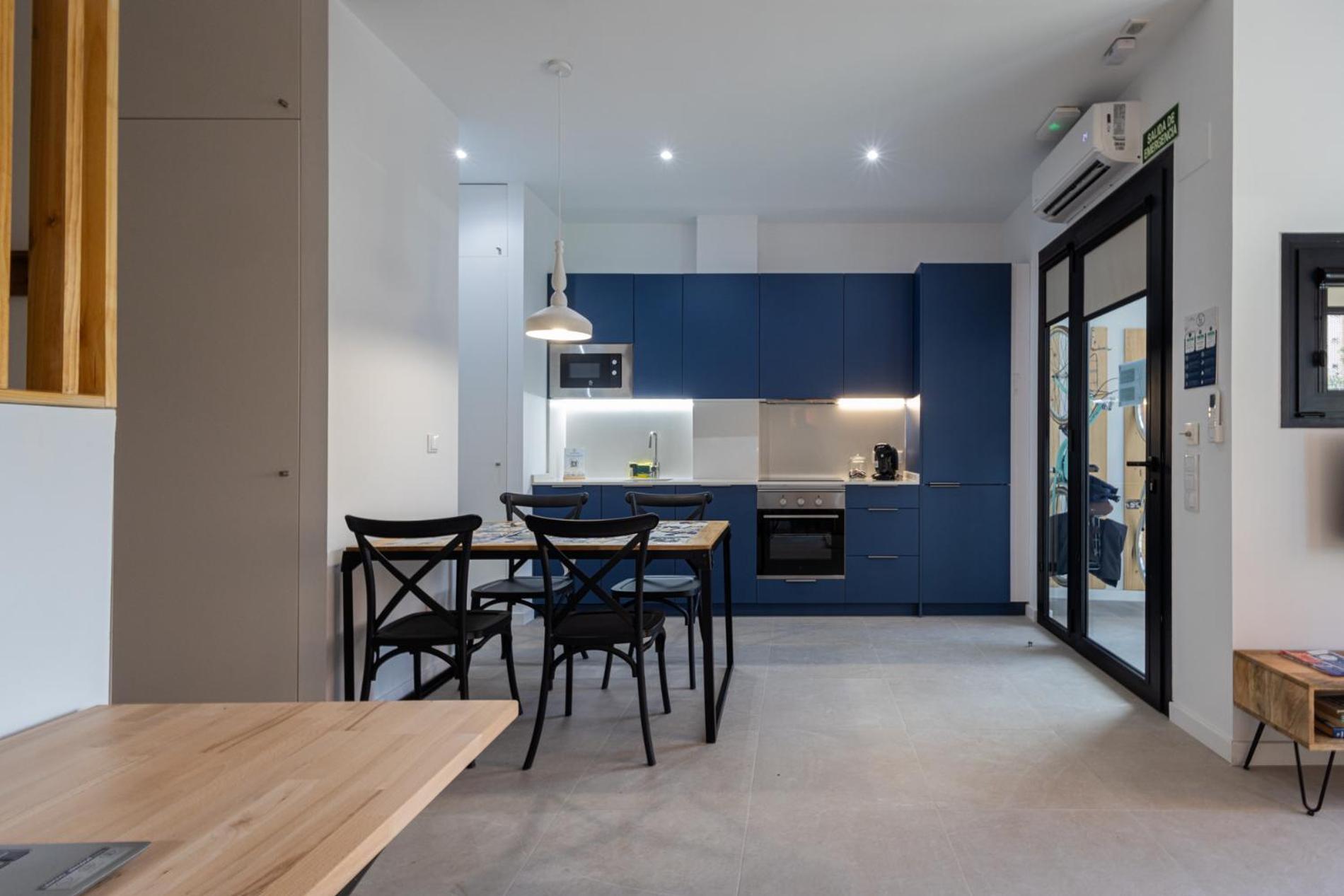 Florit Flats - Traditional Valencia Ceramic Apartments, Bicycles For You! *