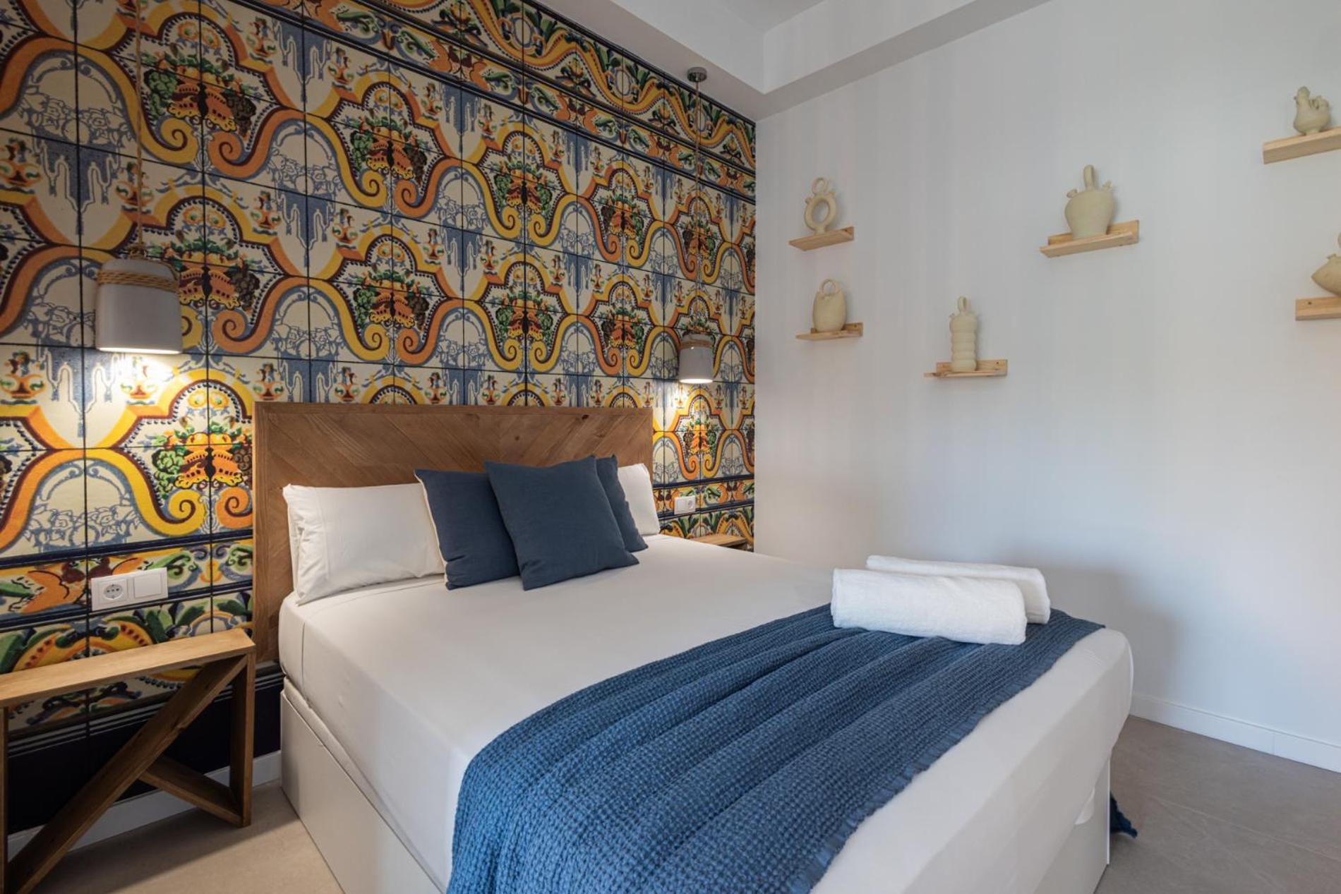 Florit Flats - Traditional Valencia Ceramic Apartments, Bicycles For You! Valencia