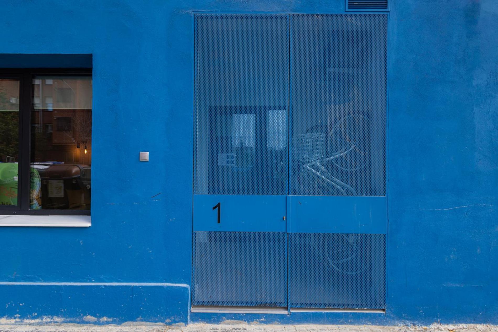 Apartamento Florit Flats - Traditional Valencia Ceramic Apartments, Bicycles For You!