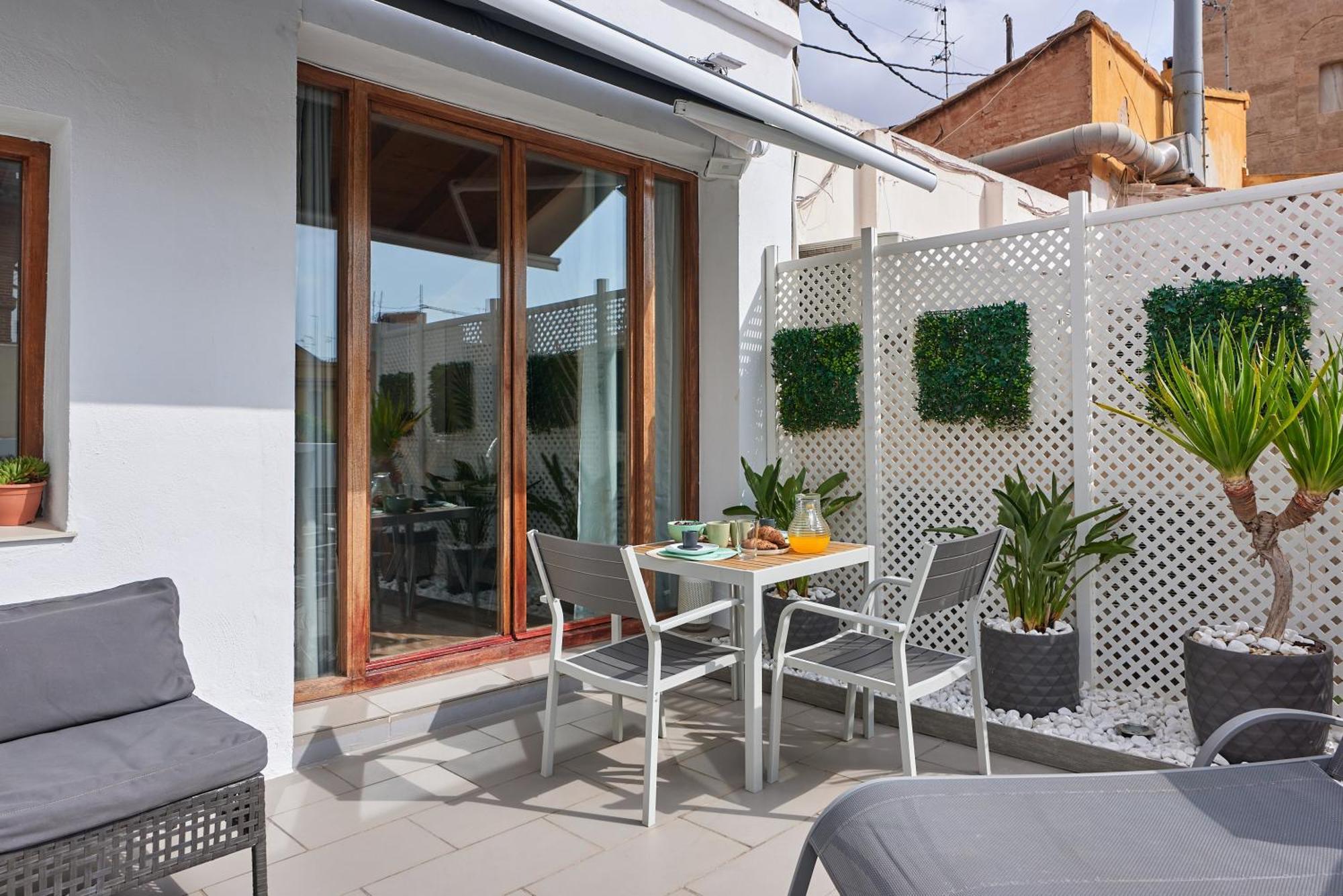 Sunny Cozy Penthouse With A Terrace At Plaza Del Carmen Apartment