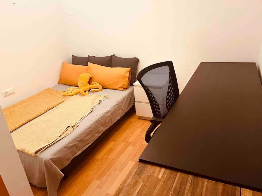 Location Center Has An Independent Courtyard * Valencia