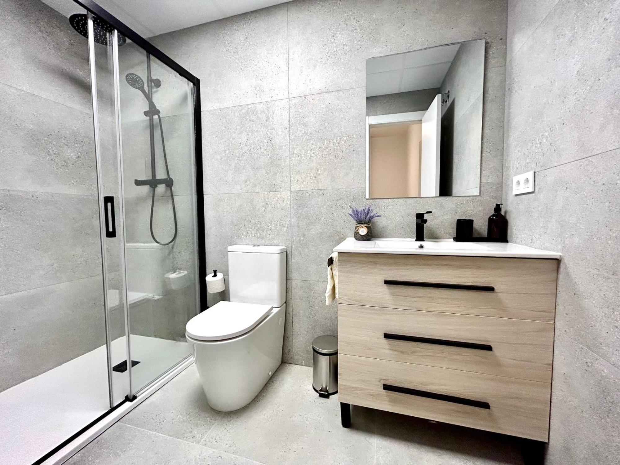 Convenient, Charming 15 Mins From Center Valencia
