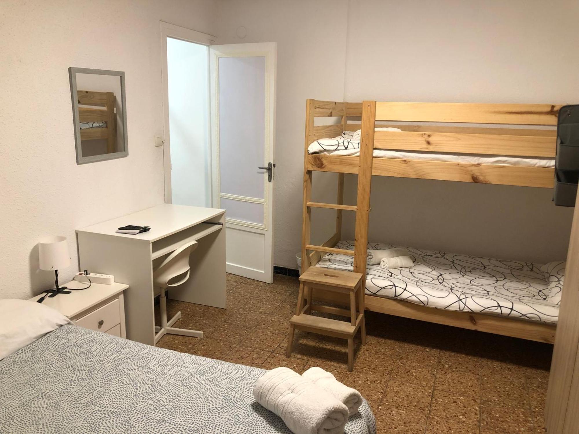 Homestay Alojamiento Puerto De Dos Dormitorios, Cocina Y Bano