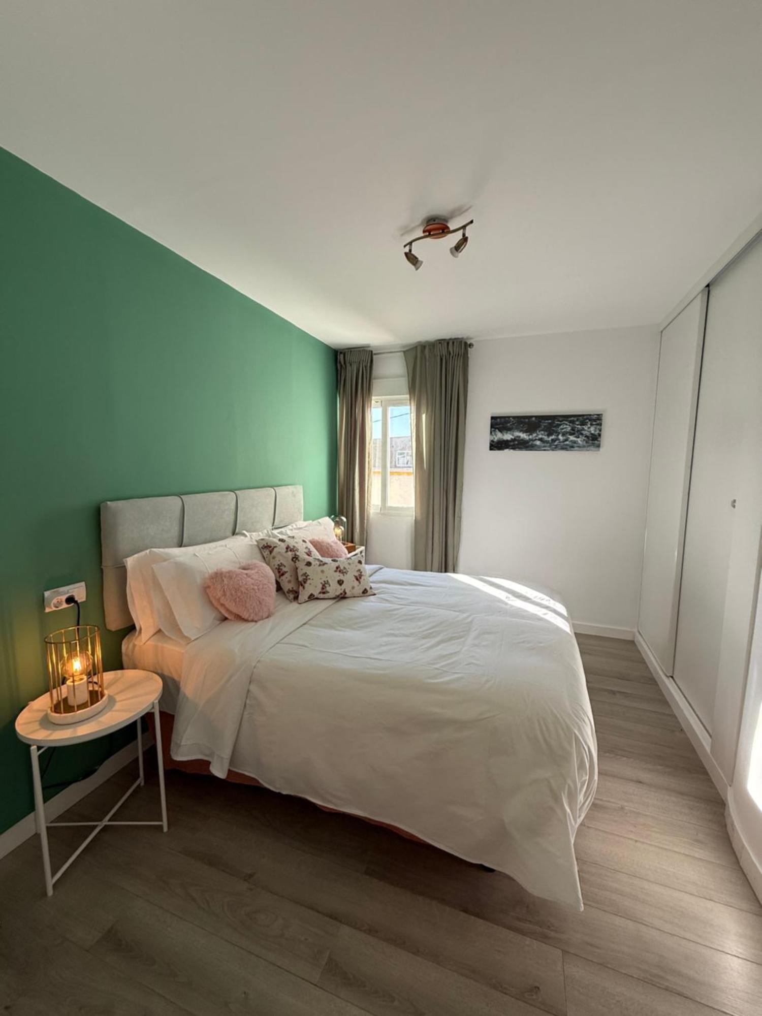 Apartamento Petite Penthouse With The Sunniest Terrace In *