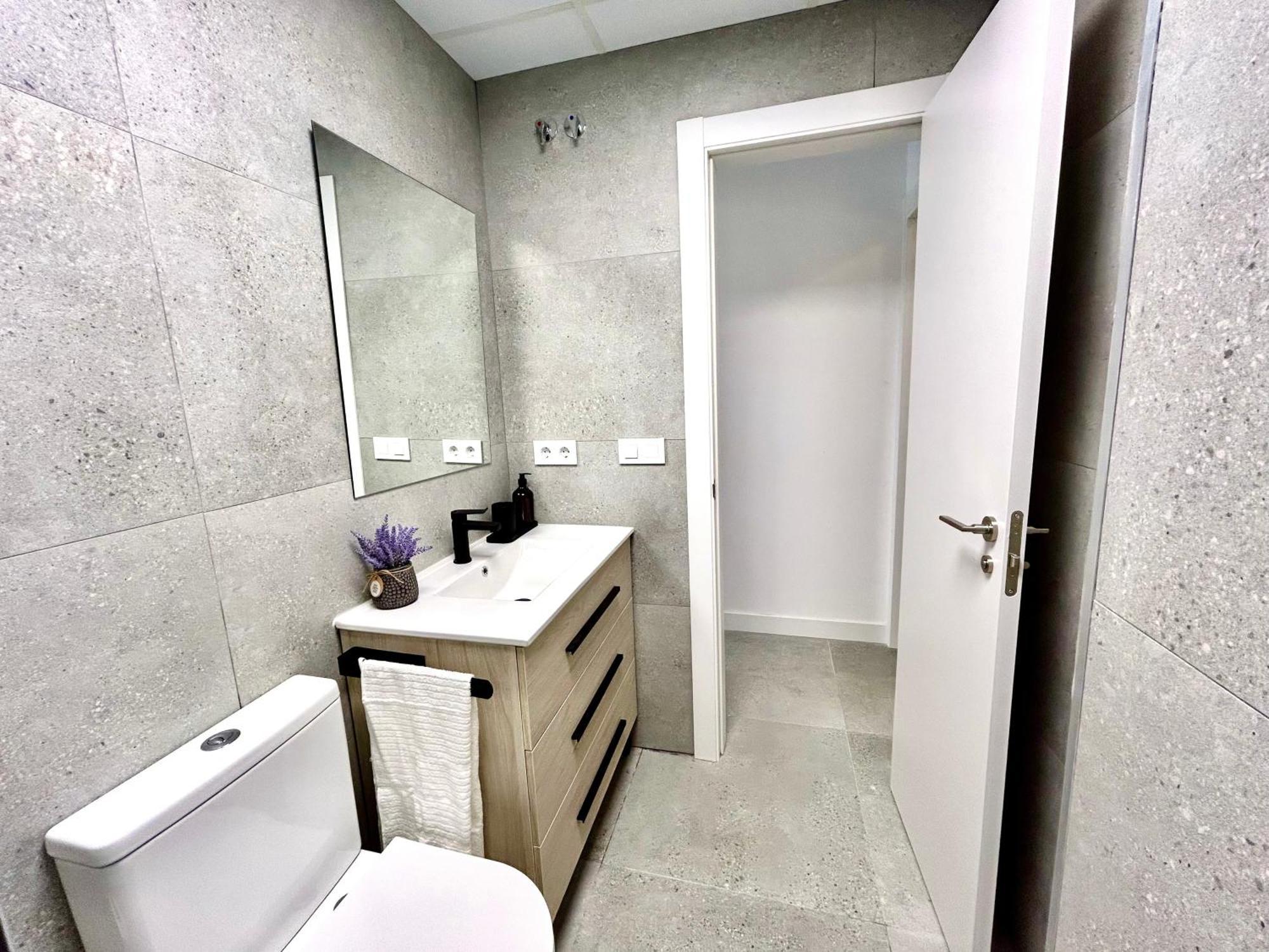 Getaway - Jacuzzi, Space & Comfort Apartment *