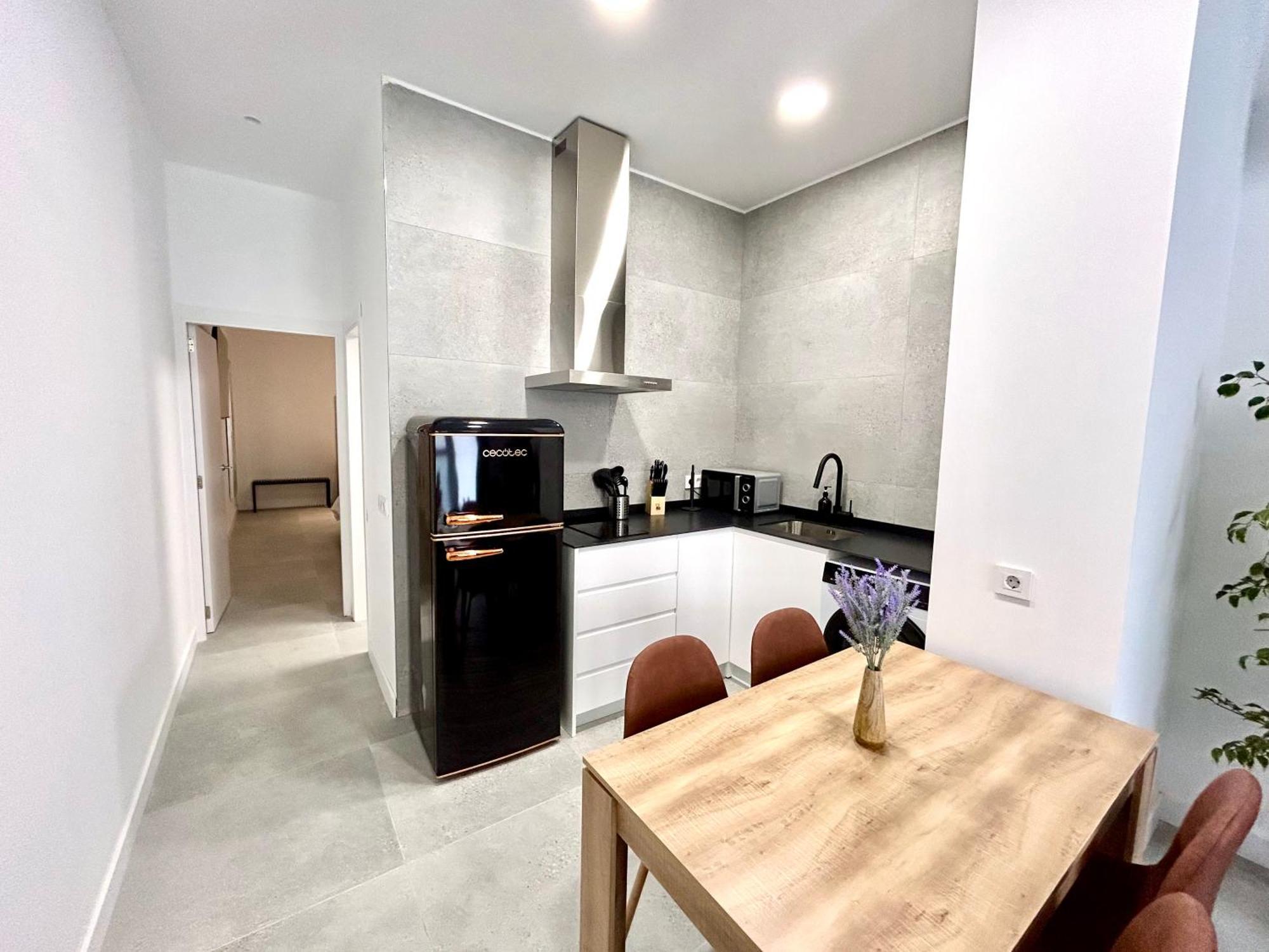 Getaway - Jacuzzi, Space & Comfort Valencia