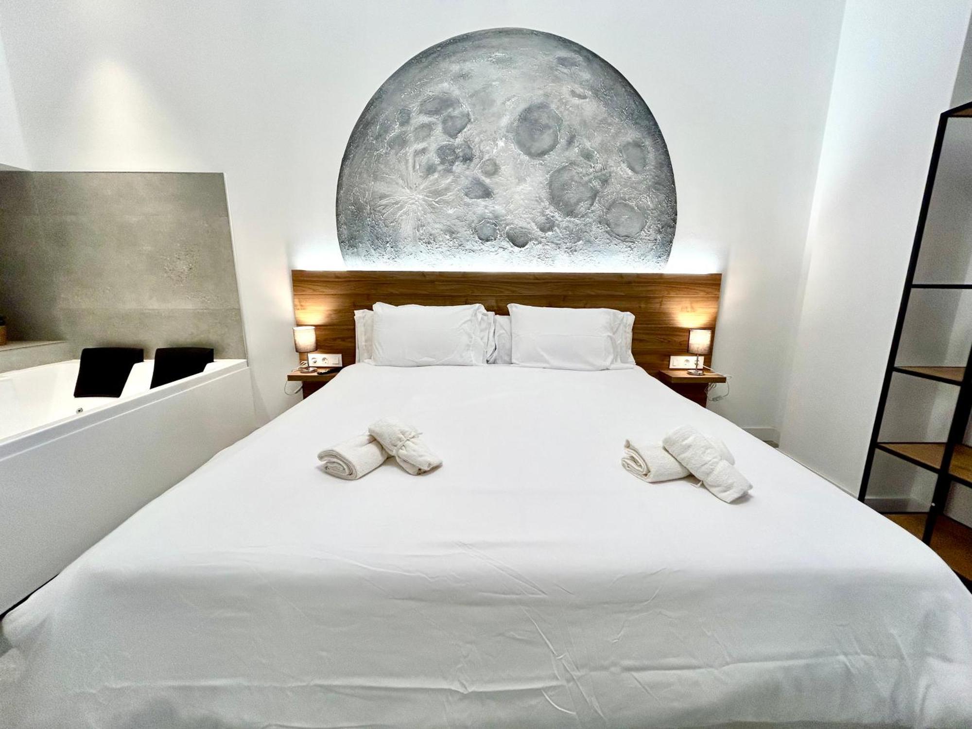 Apartment Getaway - Jacuzzi, Space & Comfort *