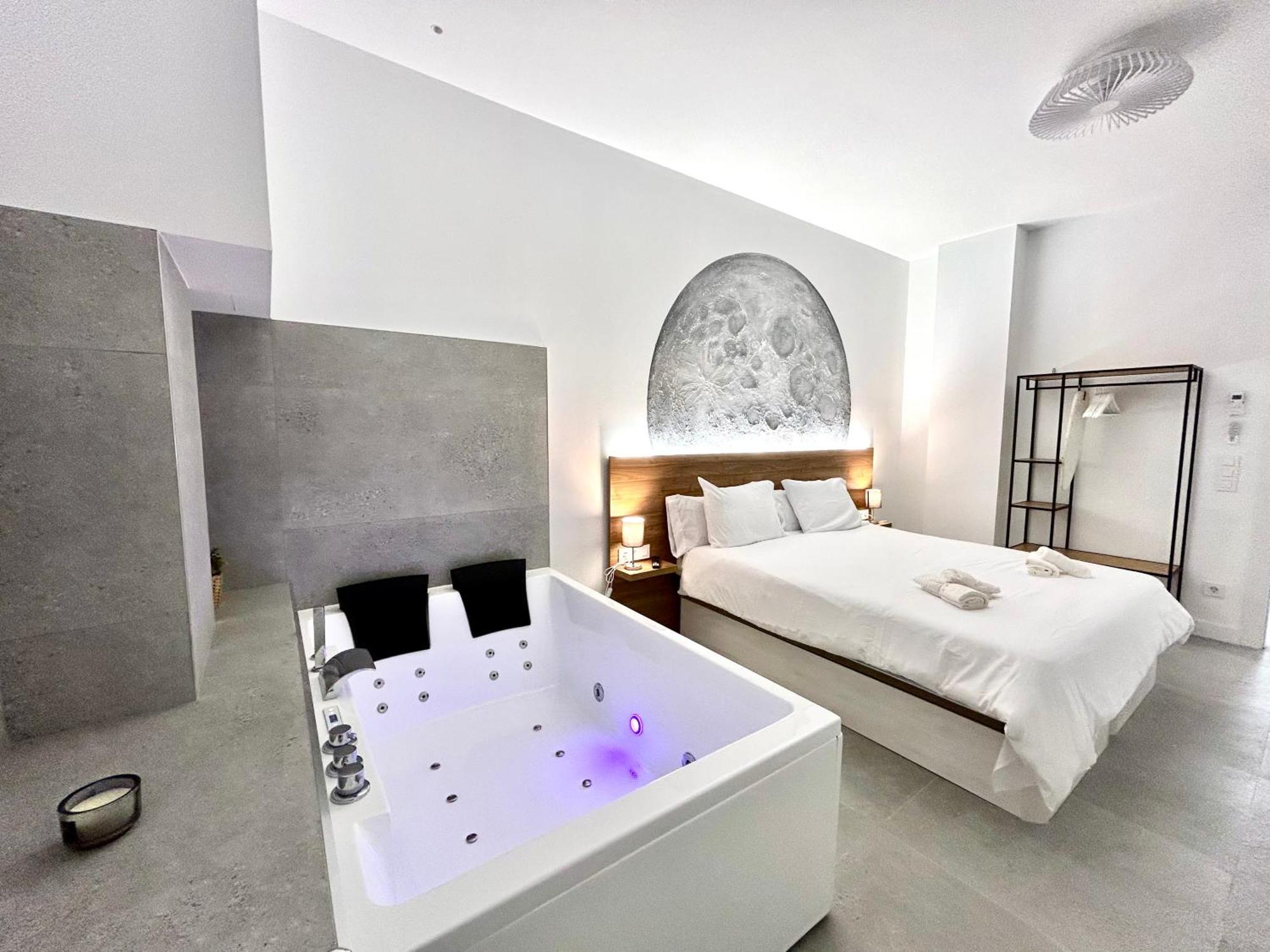 Getaway - Jacuzzi, Space & Comfort