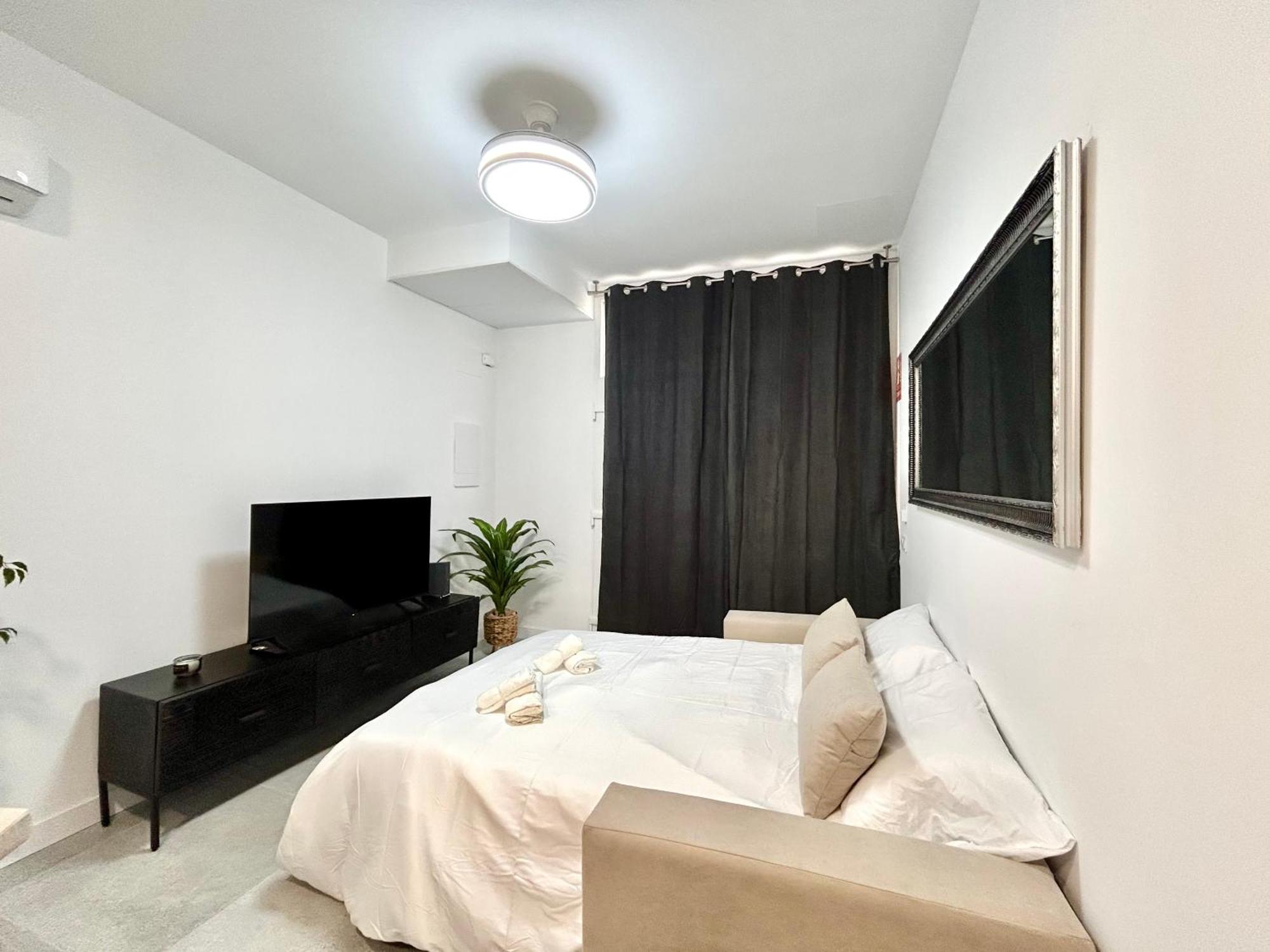 Getaway - Jacuzzi, Space & Comfort Valencia