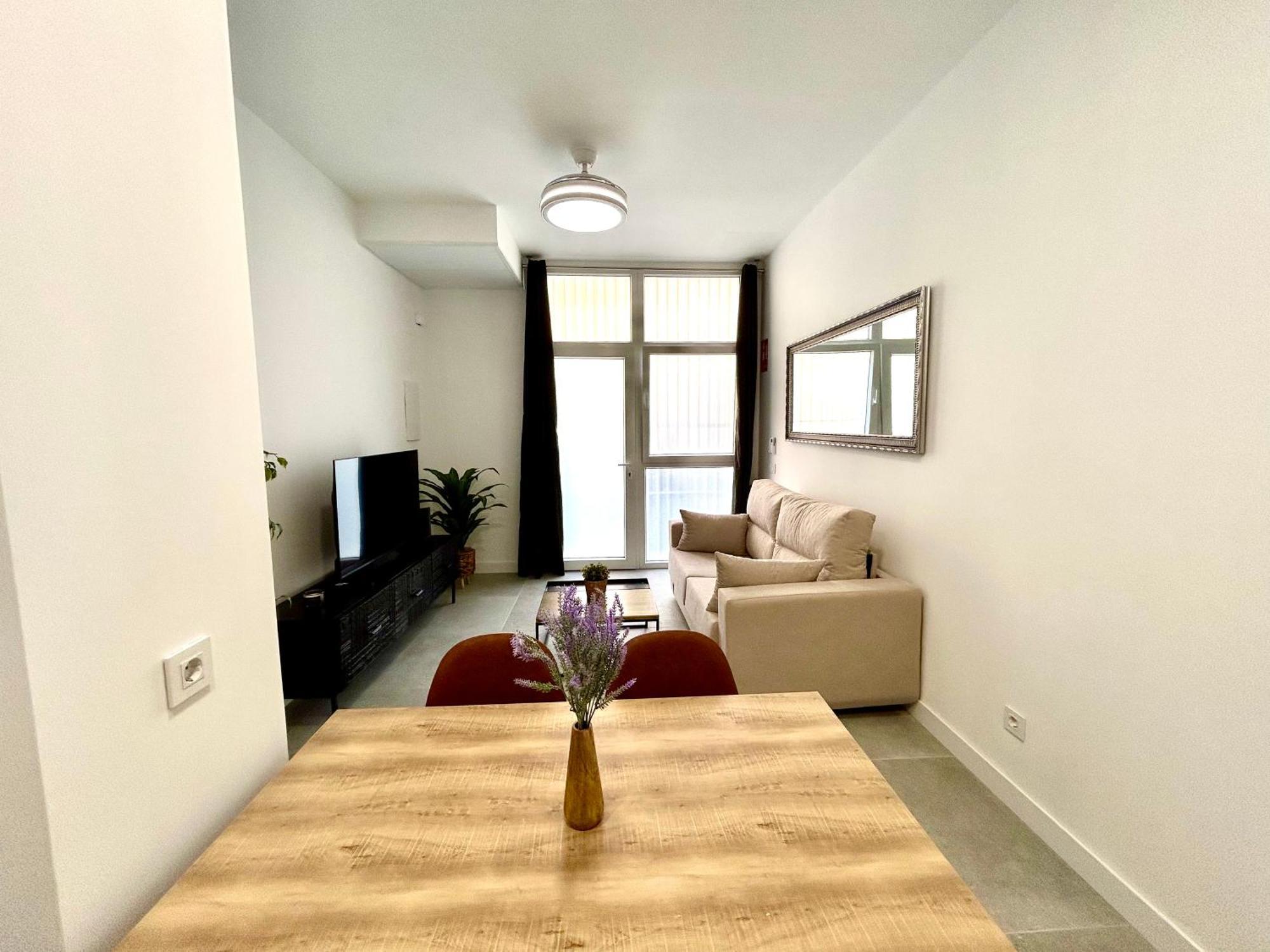 Getaway - Jacuzzi, Space & Comfort Apartment *