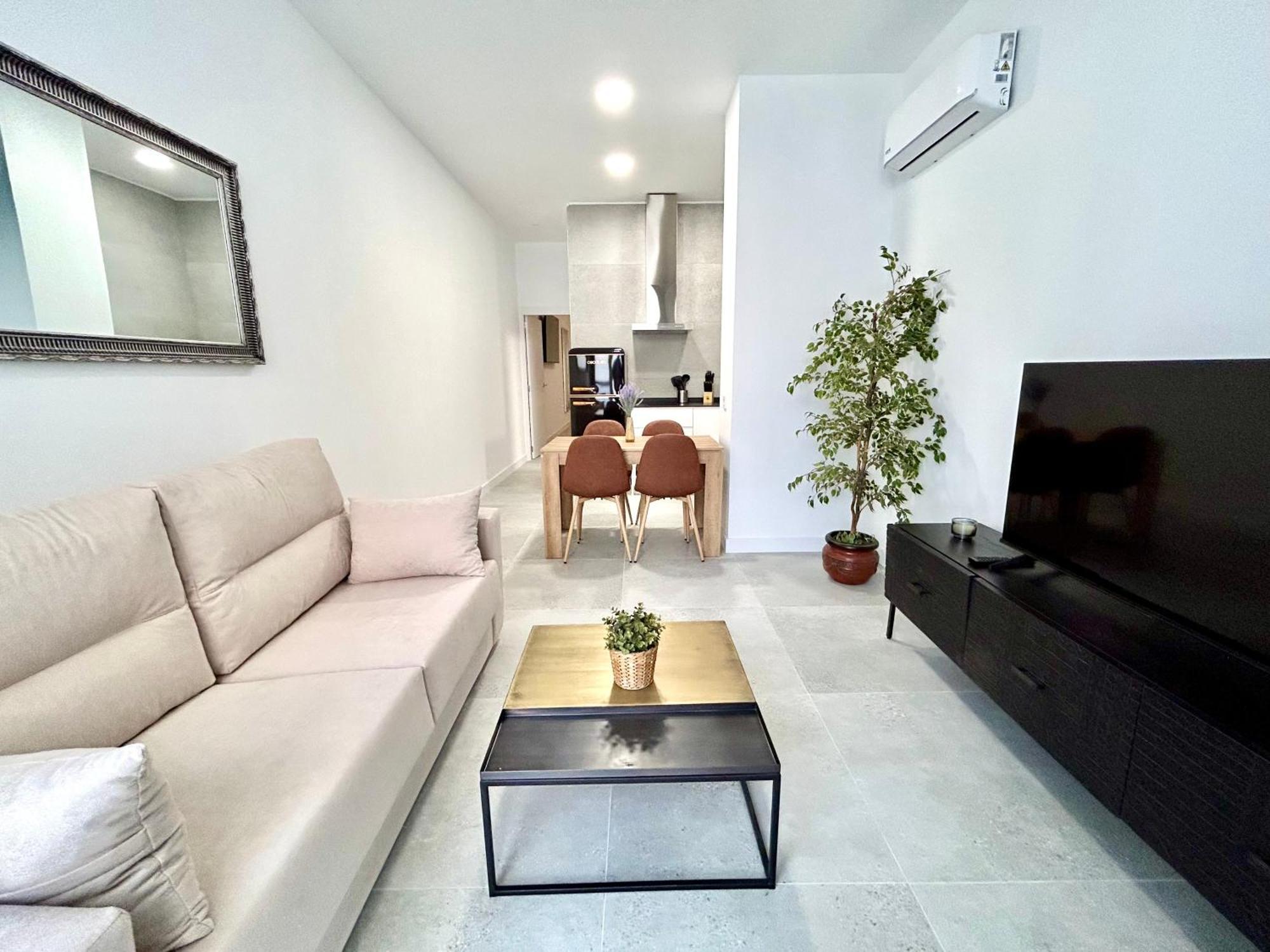 Getaway - Jacuzzi, Space & Comfort *