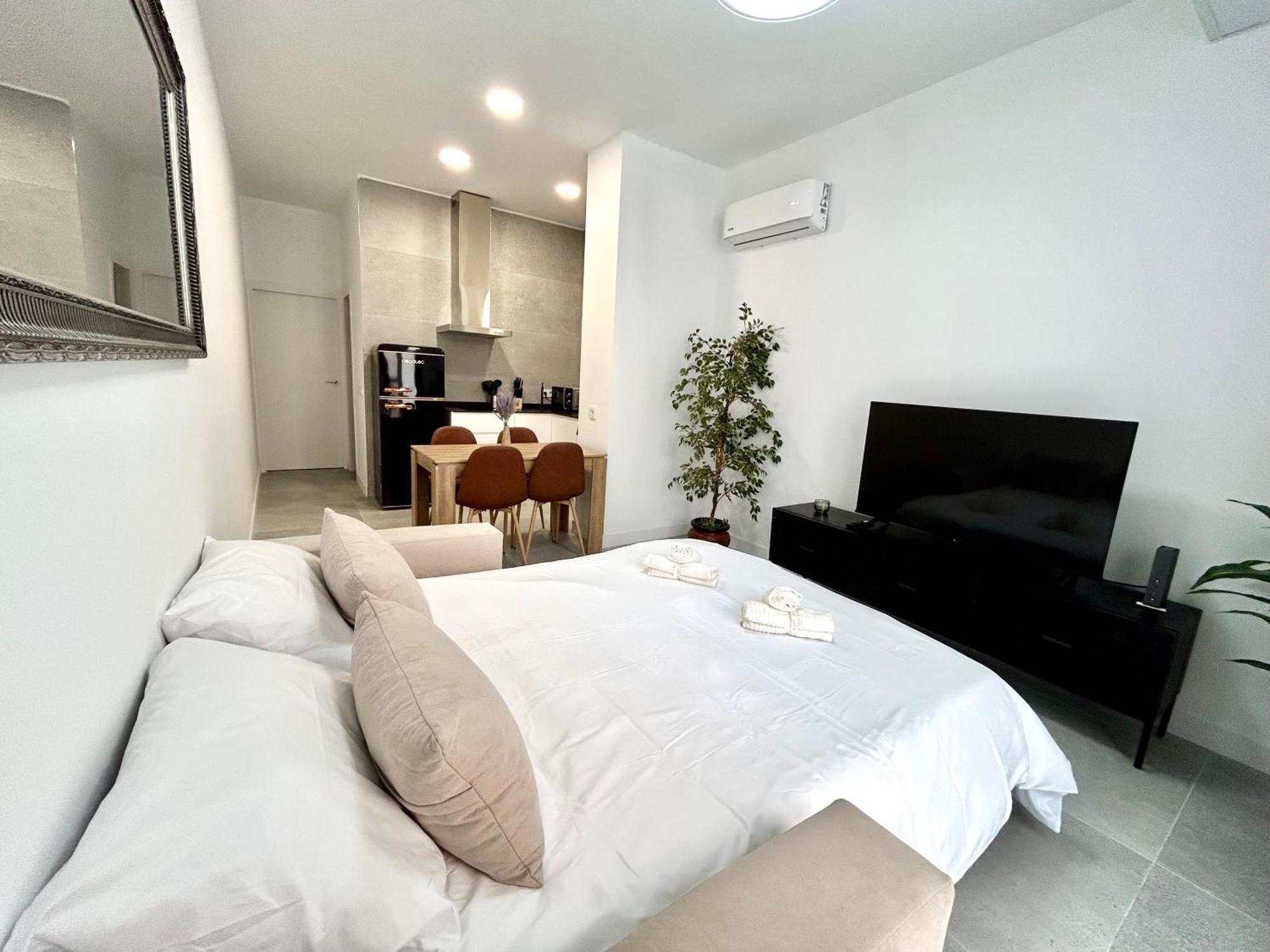 Getaway - Jacuzzi, Space & Comfort Valencia