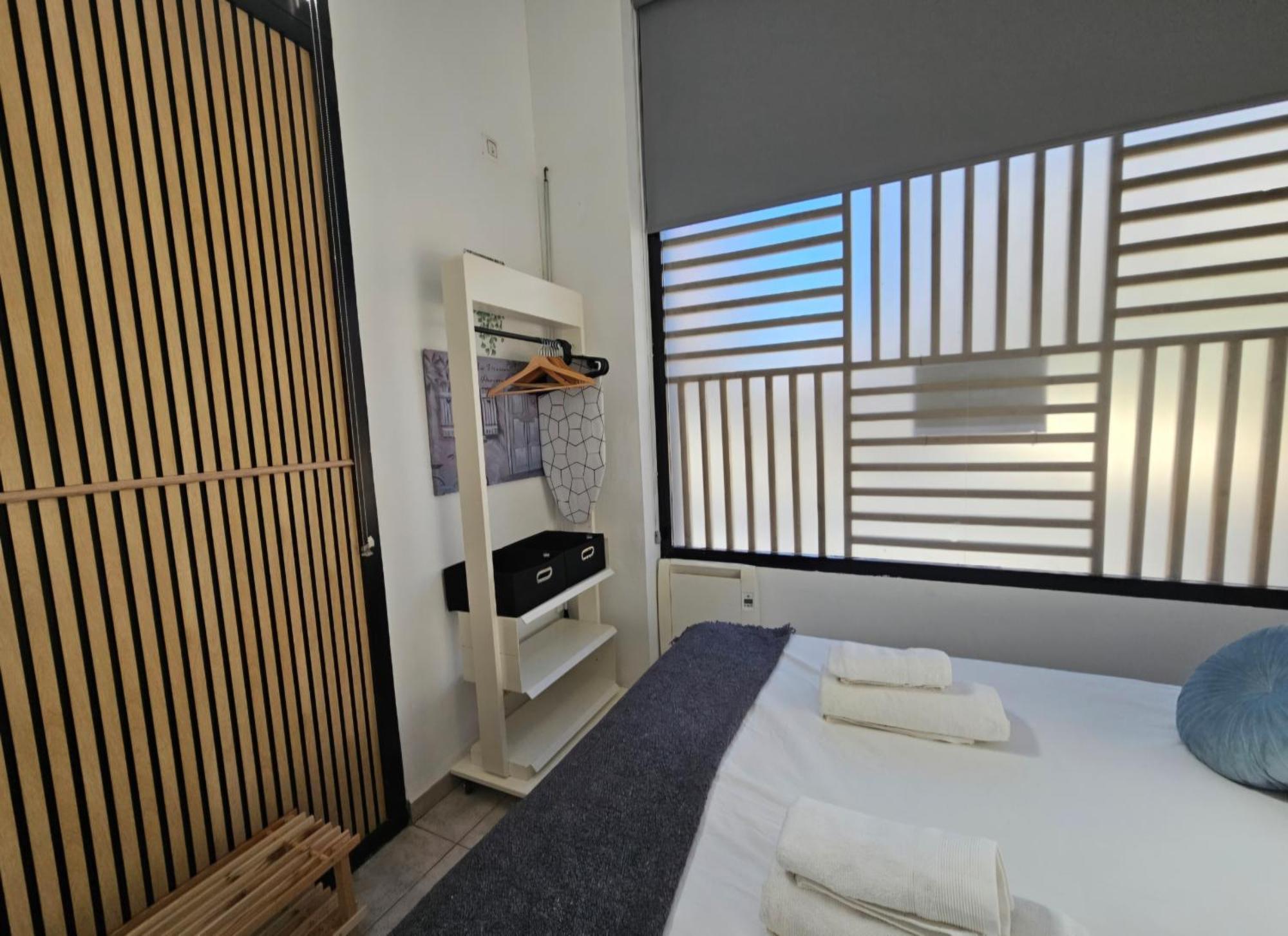 Urban Loft Apartment *