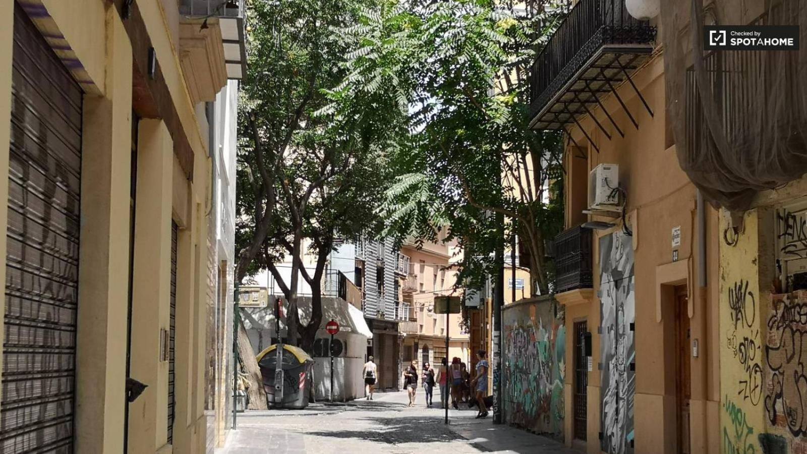 Vintage In Cetre Valencia