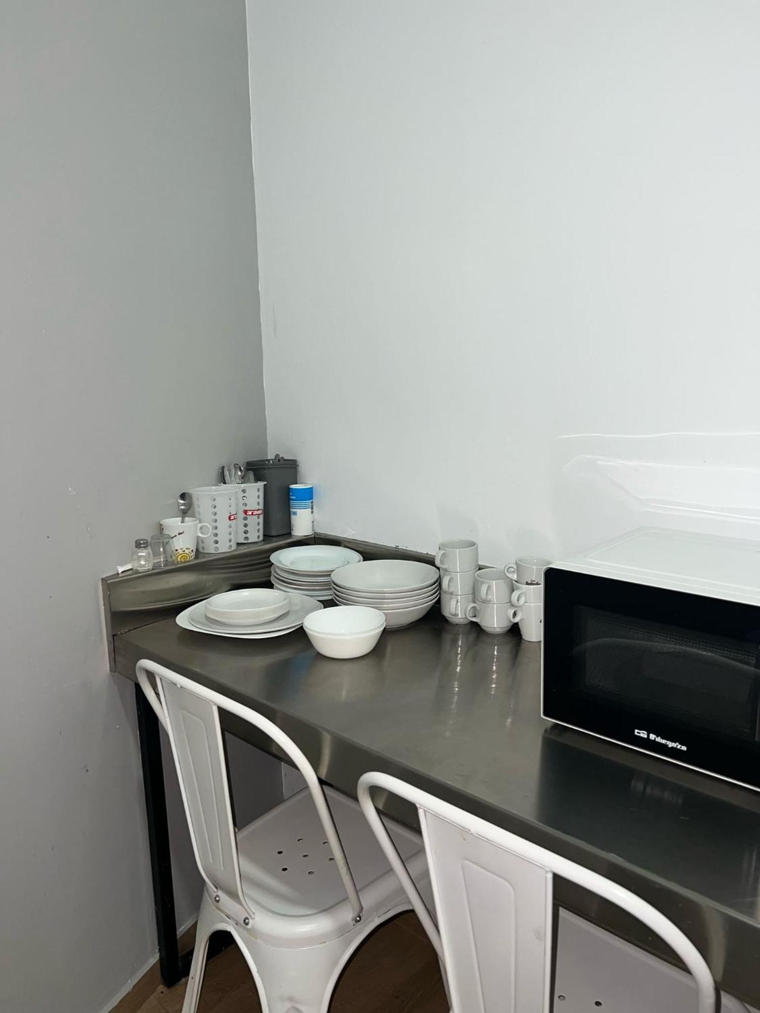 & Arts Hostal