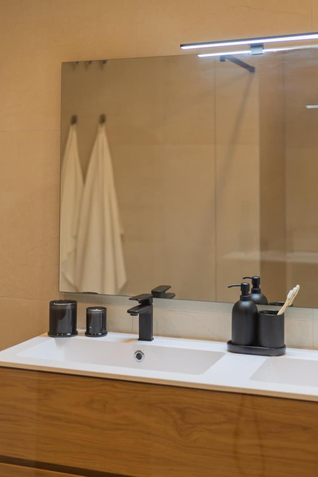 Explore Luxury Meets Comfort Apartamento *