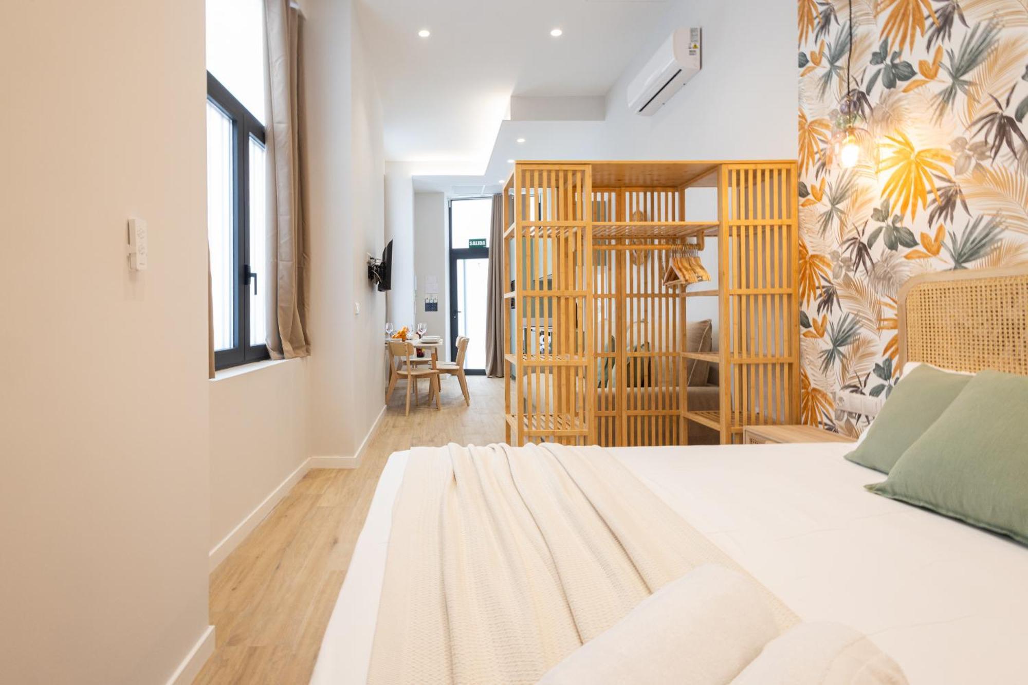 Florit Flats - The Trafalgar *