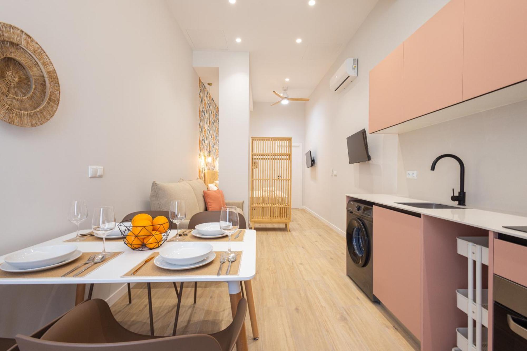 Florit Flats - The Trafalgar *