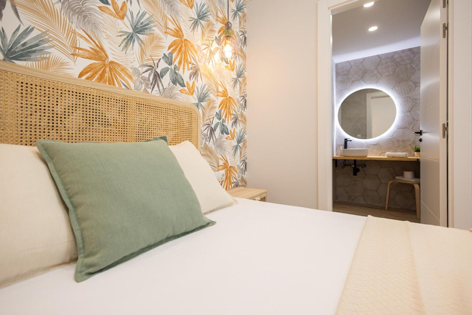 Florit Flats - The Trafalgar Apartment *