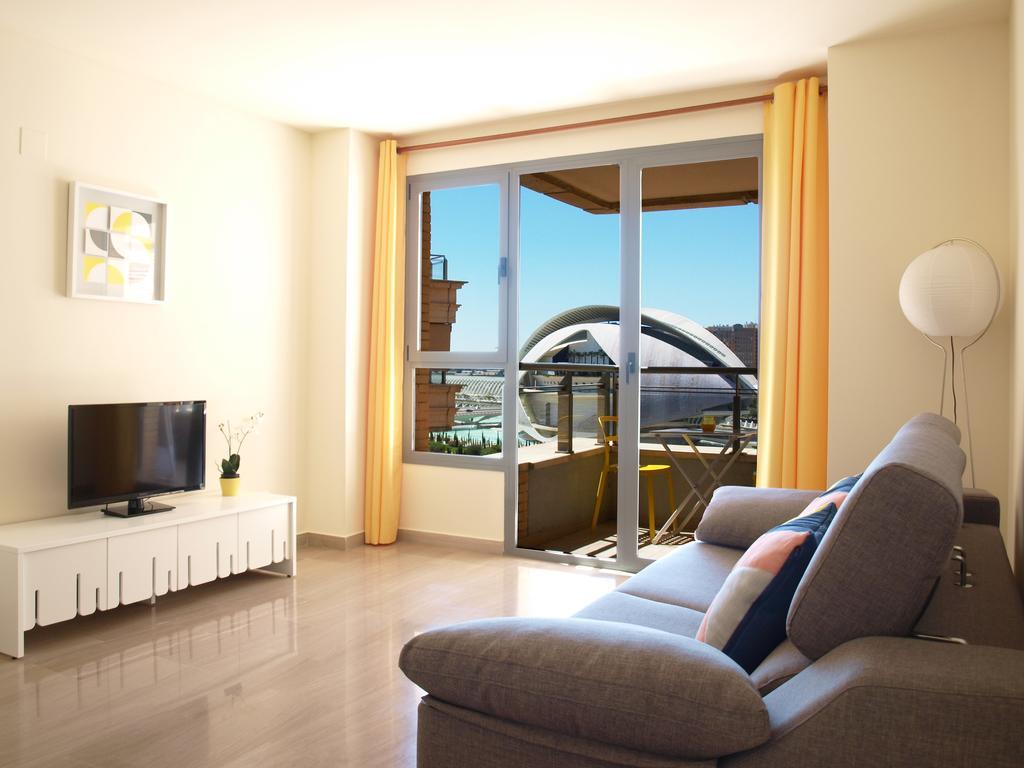 Apartup Yellow Opera View *