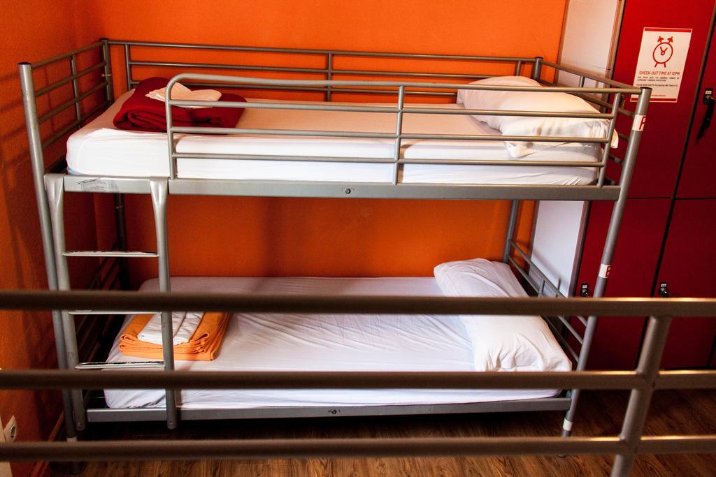 Feetup Backpackers * Valencia
