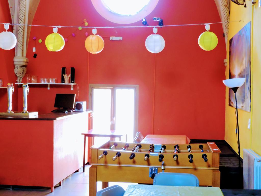 Hostal Feetup Backpackers *