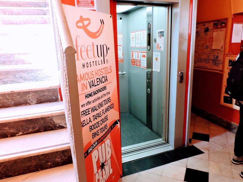 Feetup Backpackers Hostal *