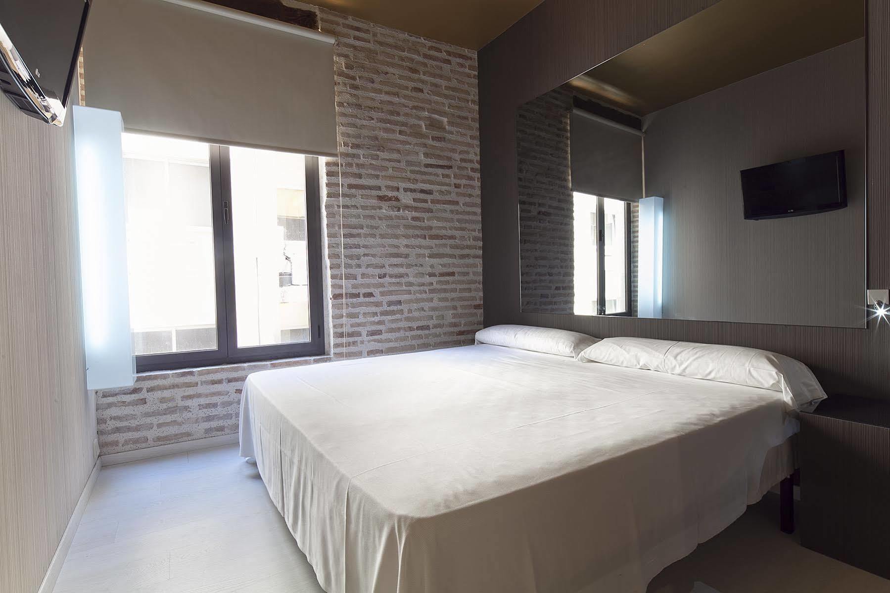 Pensión Cosy Embajador Valencia