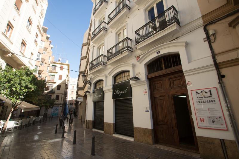 Pensión Cosy Embajador